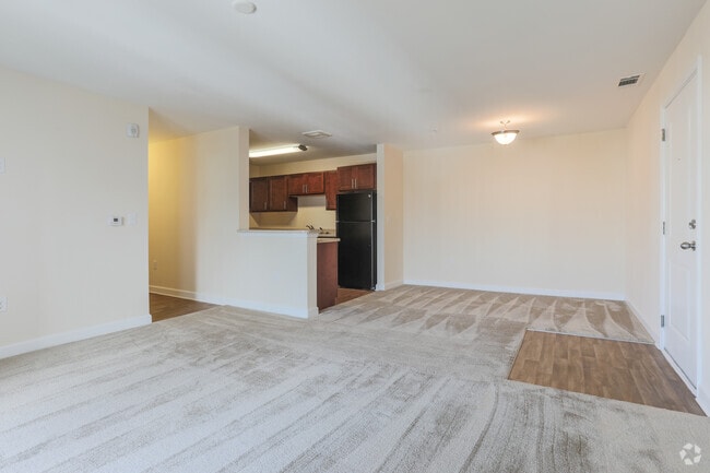 2BR,2BA,-1012SF - 200 West I
