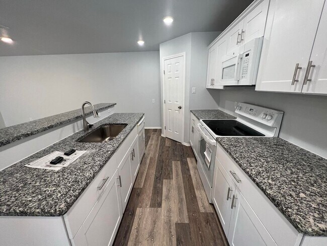 Building Photo - 5606 Jarvis St