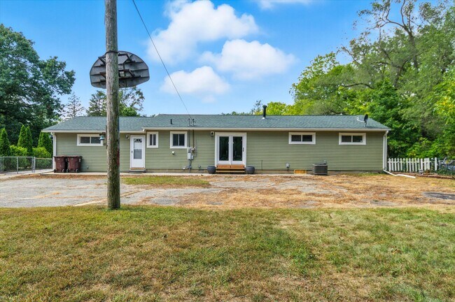 Building Photo - 18077 Martinsville Rd