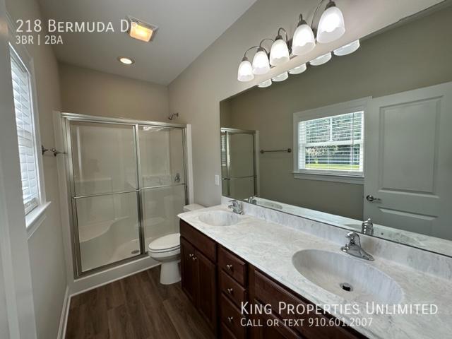 Building Photo - 218 Bermuda Dr