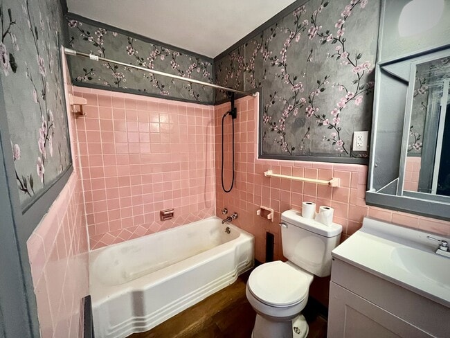 Building Photo - Great 3 bed home ready to move in
