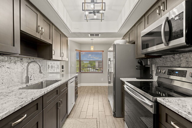 Primary Photo - Beautiful Condo For Rent In St Petersburg!