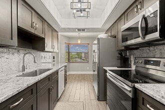 Building Photo - Beautiful Condo For Rent In St Petersburg!