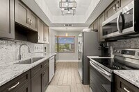 Building Photo - Beautiful Condo For Rent In St Petersburg!