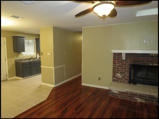 Building Photo - 3405 Malloy St