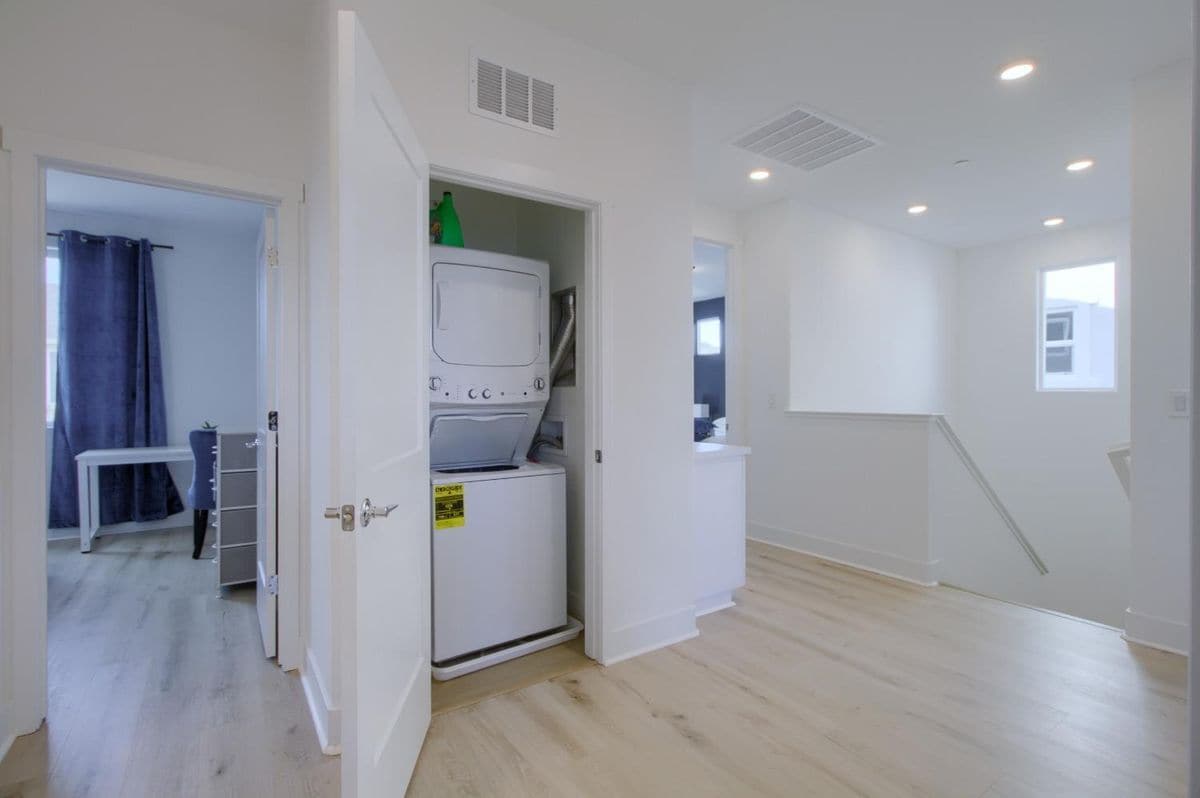 Building Photo - 2123 Sieber Dr