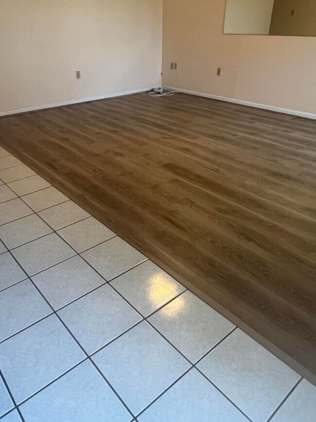 Building Photo - 205 Andover Pl