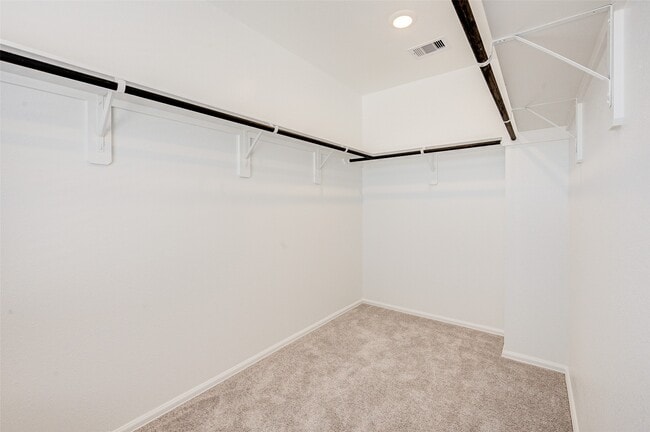 Building Photo - 17827 Pemswood Dr