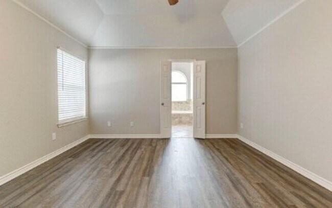 Building Photo - AVAILABLE SOON (SECTION 8 ACCEPTED)