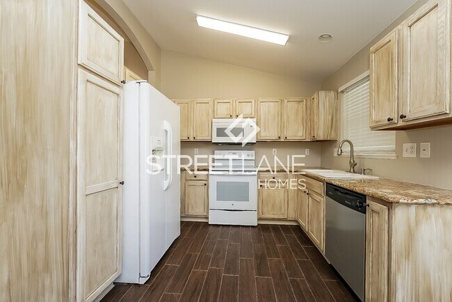 Building Photo - REDUCED!