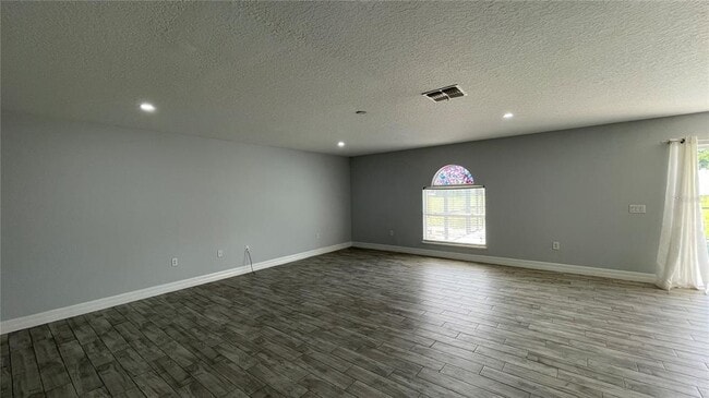 Building Photo - 205 Jocelyn Dr
