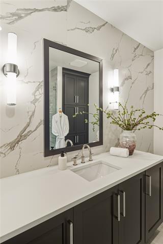 Building Photo - 1530 Meeting St