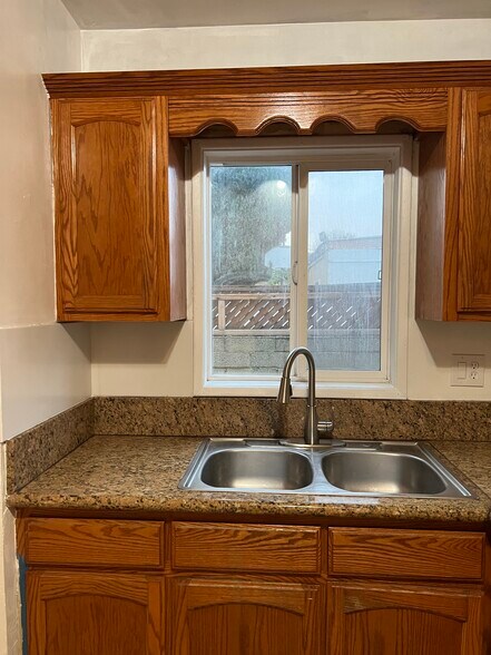 Building Photo - 2770 Glenwood Pl