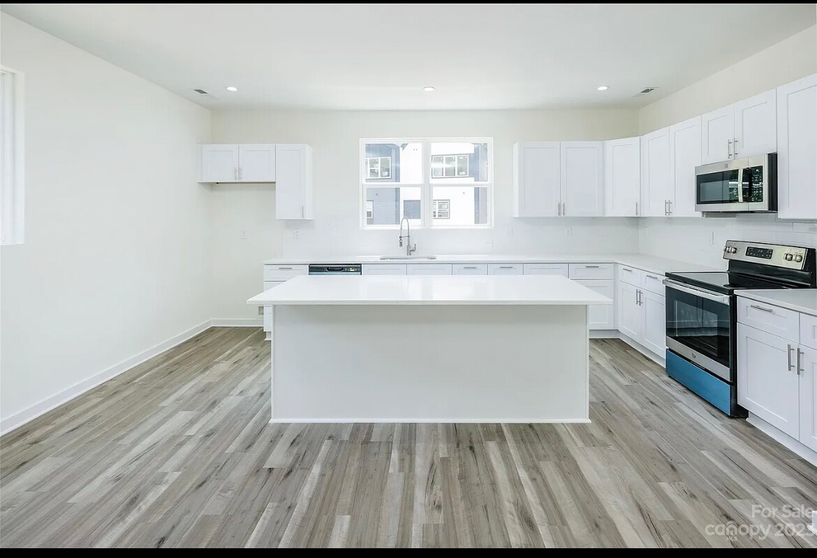 Building Photo - 2015 Mincey St