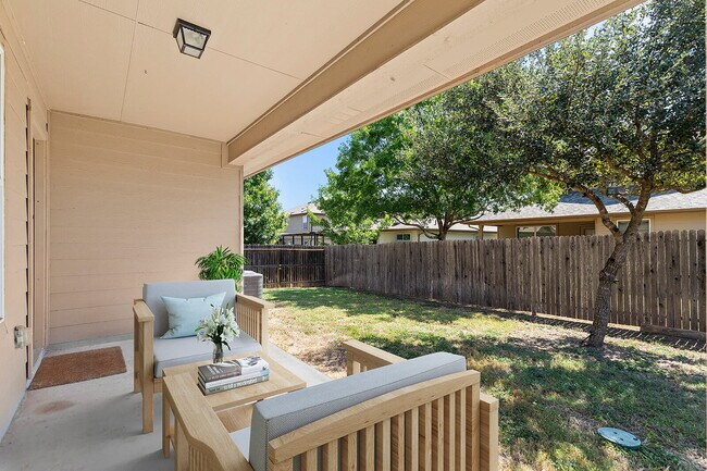 Building Photo - "Spacious 4-Bedroom Retreat in Schertz with 2.5 Baths!"