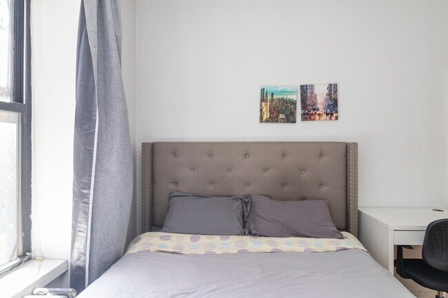 Building Photo - 340 E 94th St