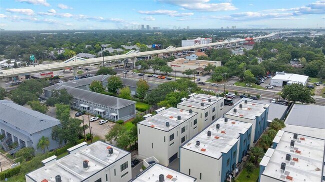 Building Photo - 4810 W McElroy Ave