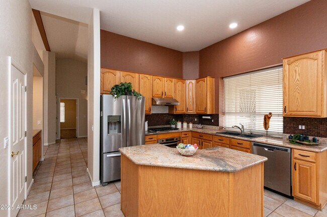 Building Photo - 6321 W Linda Ln