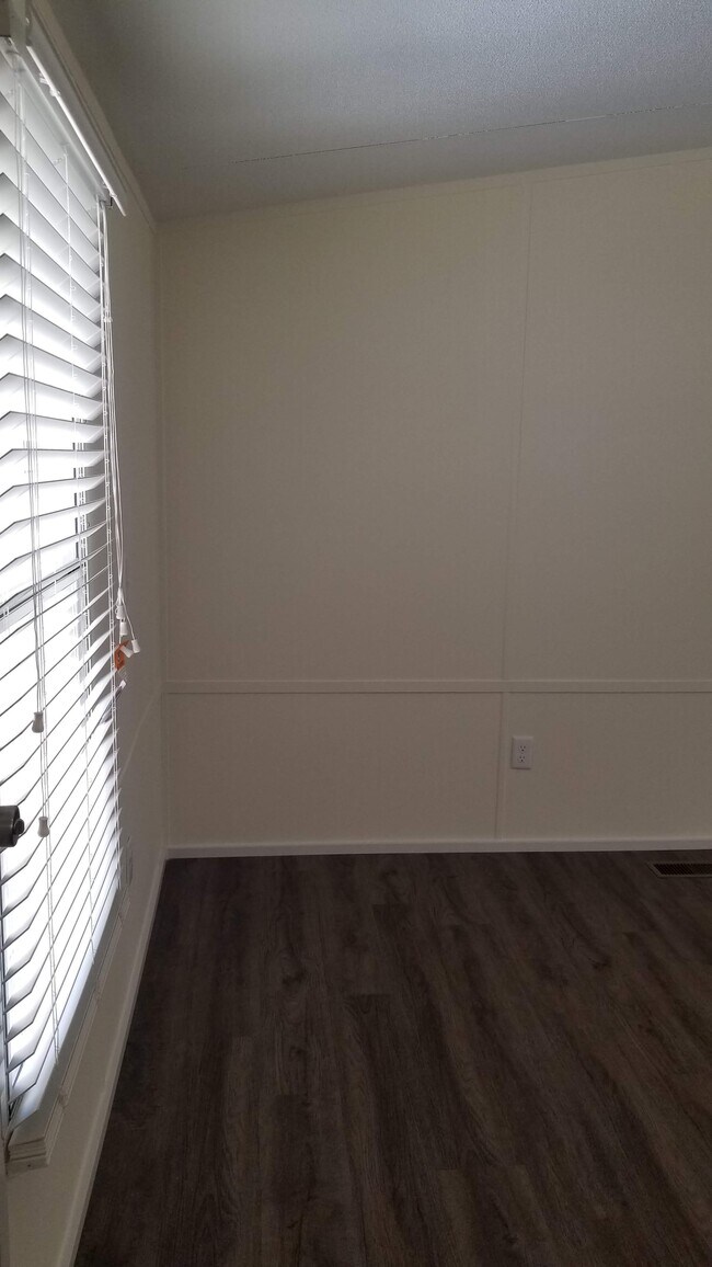 Building Photo - 135 Jo-Katherine Ln