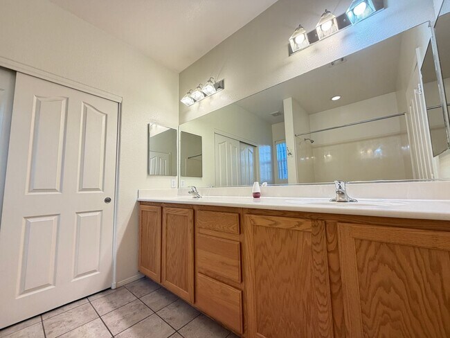 Building Photo - 9861 Iris Valley St