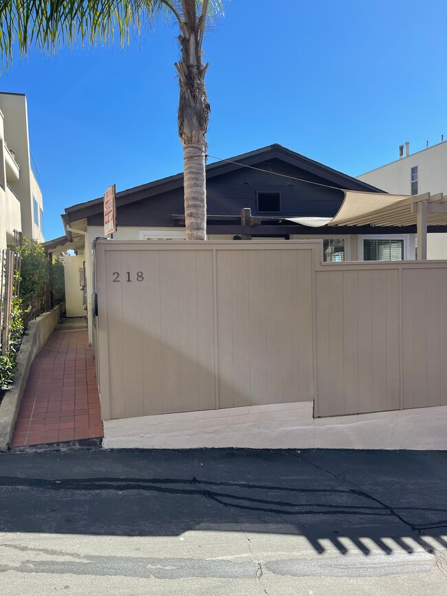 Primary Photo - 218 35th Pl