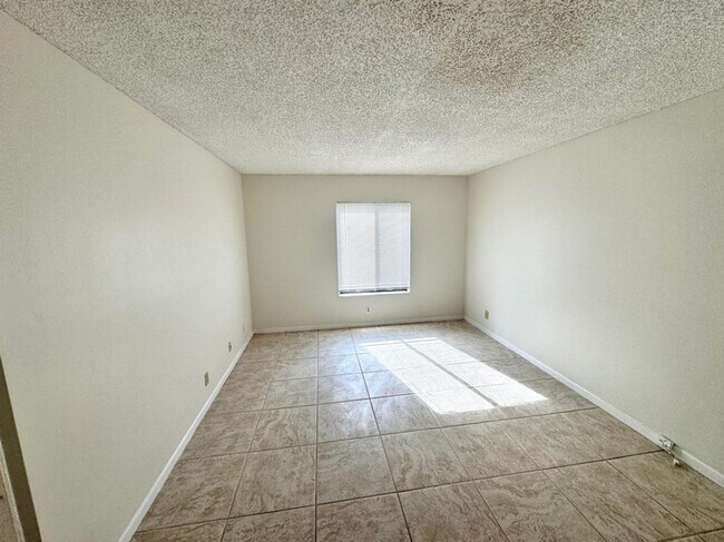 Building Photo - 1119 Green Pine Blvd