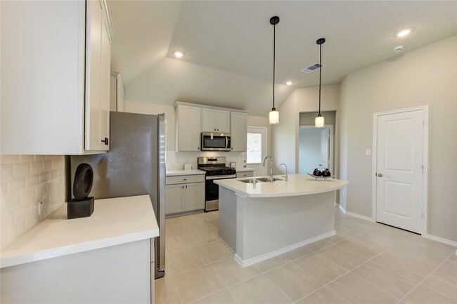 Building Photo - 203 Bright Vly Wy