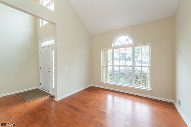 Building Photo - 36 Winding Hill Dr
