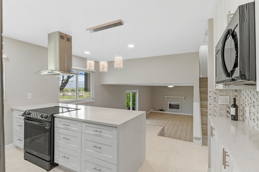 Building Photo - 12992 W Jewell Cir