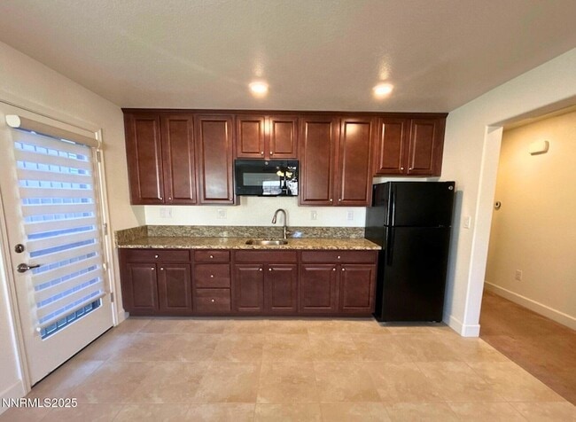 Building Photo - 7635 Souverain Ln