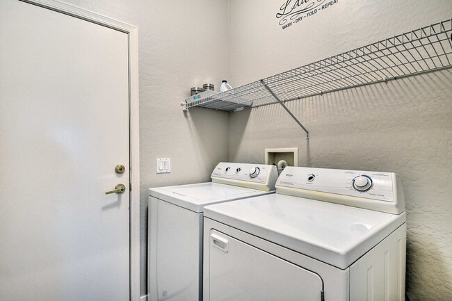 Building Photo - 15033 W Home Run Dr