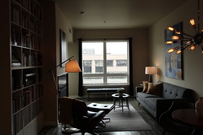 Building Photo - 350 S 200 E