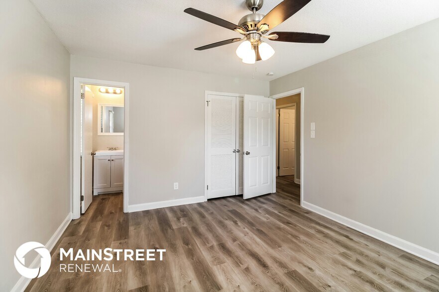 Building Photo - 2628 White Oak Dr