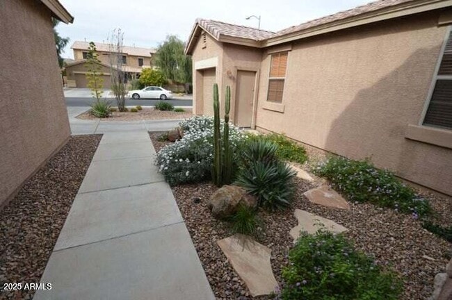 Building Photo - 857 W Glenmere Dr