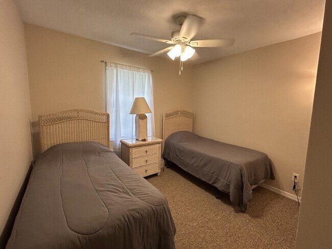 Building Photo - 4 Brigantine Ct