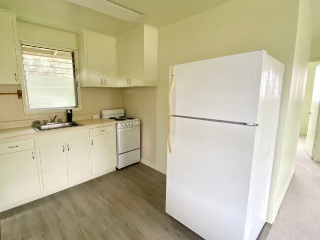 Building Photo - Mililani 2 Bed, 1 Bath Rental with Washer + Dryer
