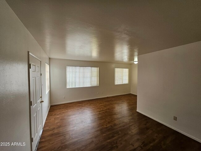 Building Photo - 5242 N 7th Ave