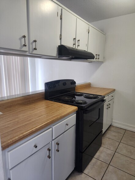 Building Photo - 439 Auburn Dr