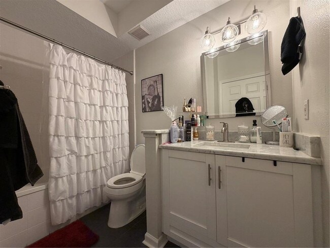 Building Photo - 800 S Dakota Ave