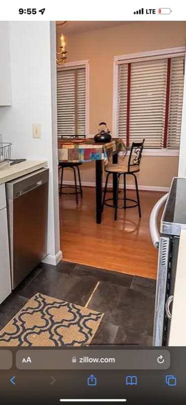 Building Photo - 303 Holly Ln