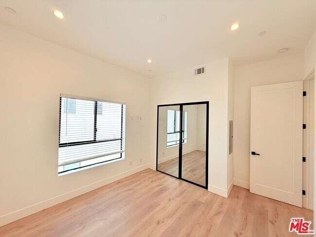 Building Photo - 3414 London St