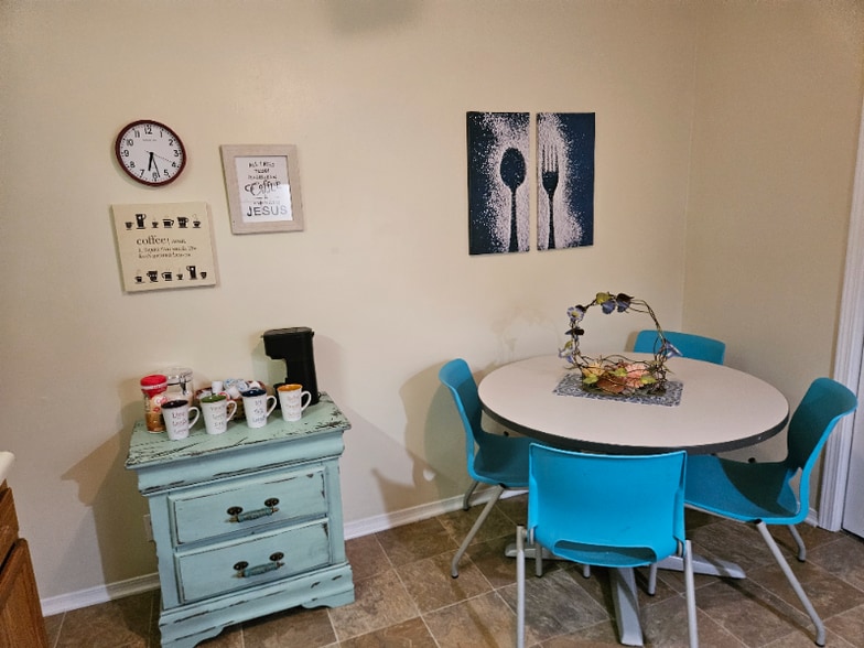 Building Photo - 2124 W Jackson St