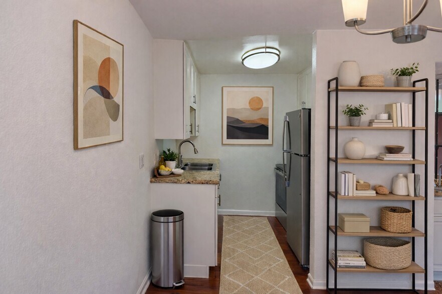 Building Photo - 970 Palm Avenue