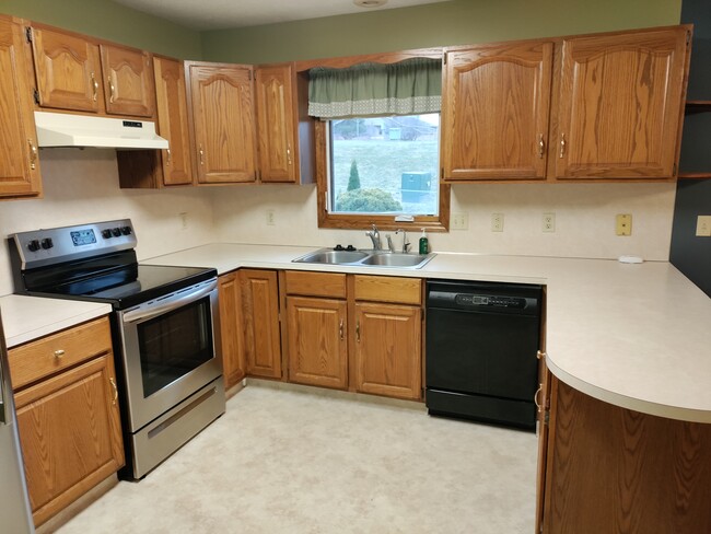 Kitchen - 13935 Arbor Cir