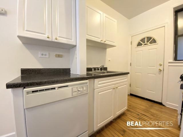 Building Photo - 1 bedroom in CHICAGO IL 60613