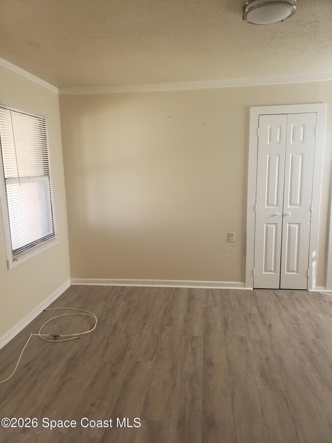 Building Photo - 2114 Henry St NE