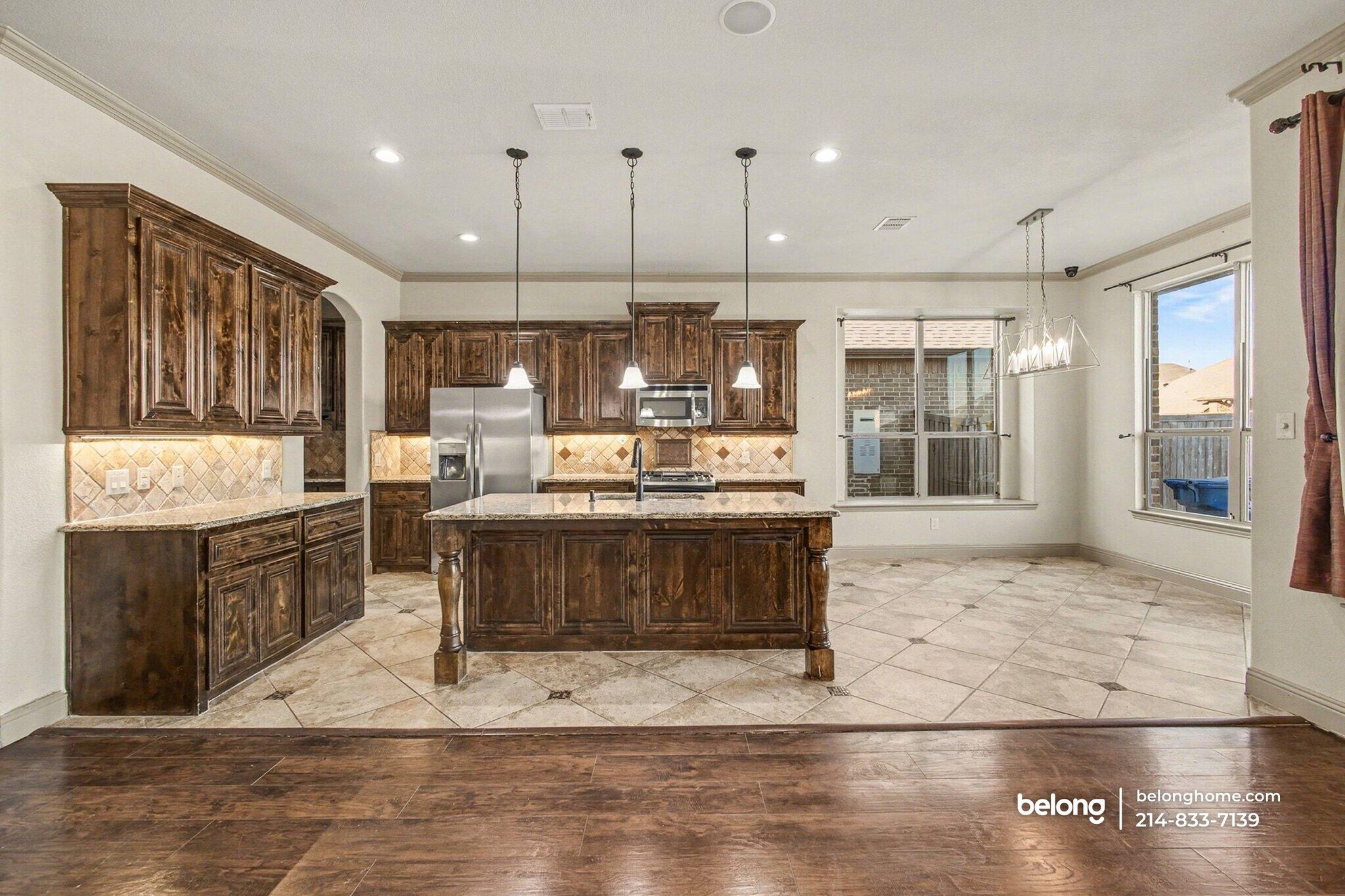 Building Photo - 588 Deverson Dr