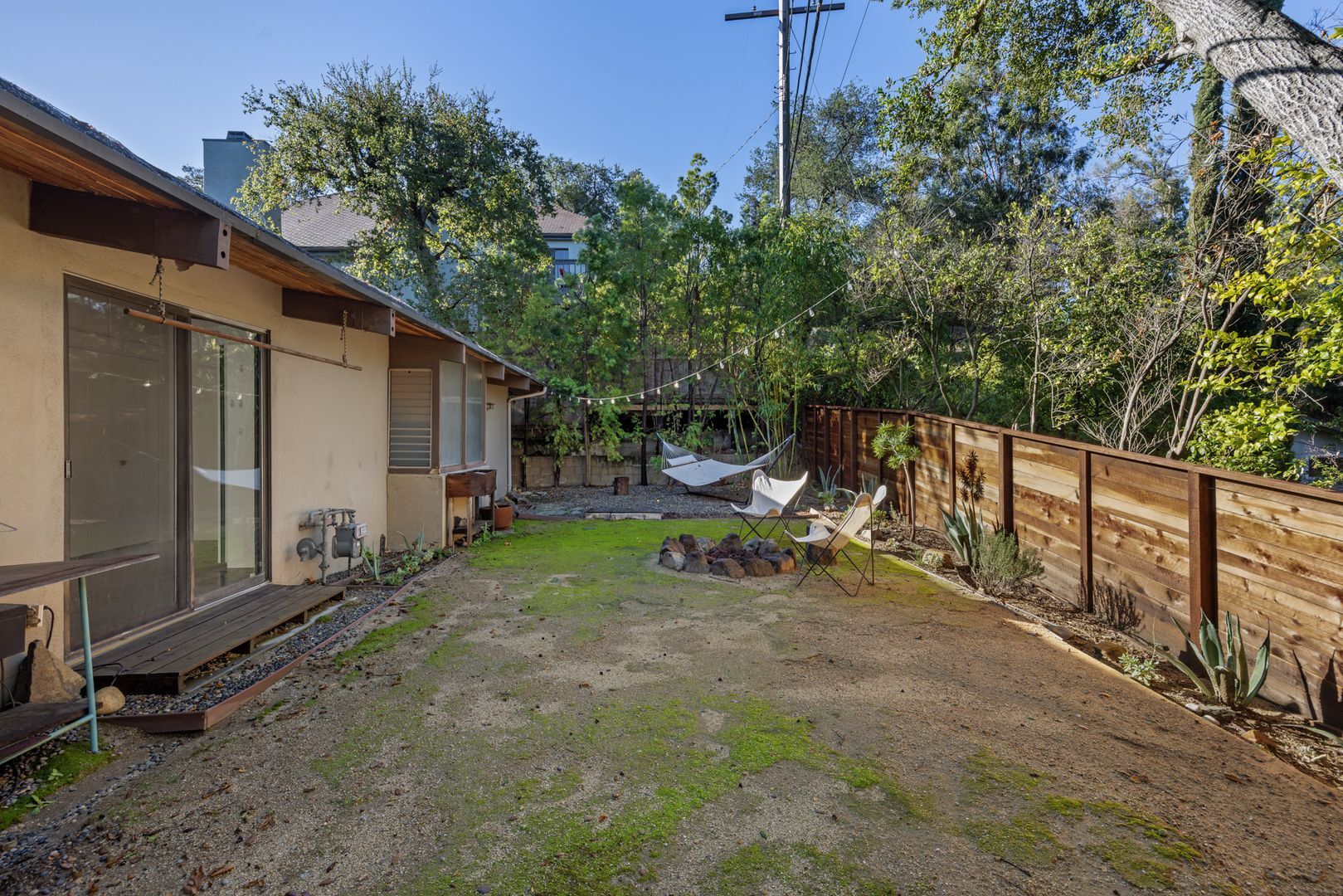 Building Photo - Updated Mid-Century Home in Picturesque Woodland Hills
