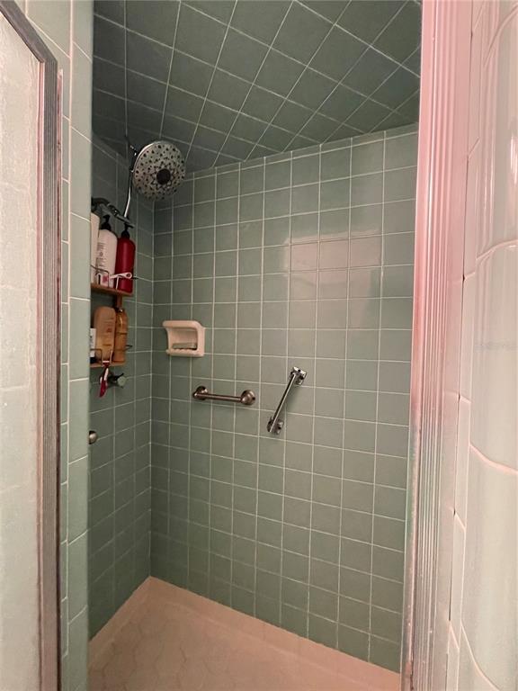 Building Photo - 879 S Terrace Dr