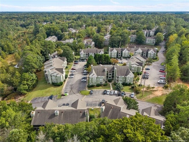 Building Photo - 962 Stewarts Creek Dr